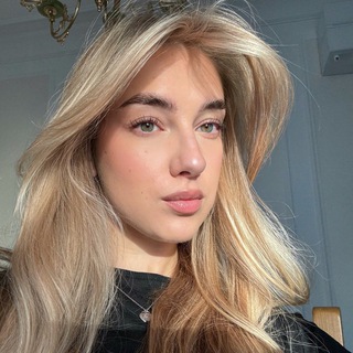 Логотип @badlessytalks - badlessy :))