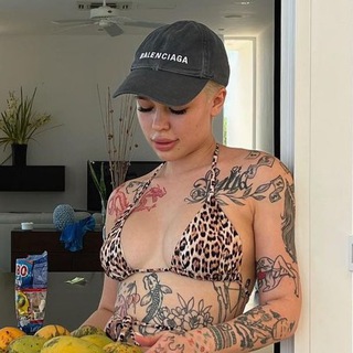 Логотип @baesamka - babe 🧸