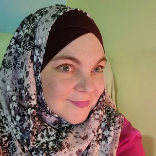 Логотип @bahadori_leila - Бахадори: писатель, тренер, журналист