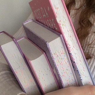 Логотип @baiser_dulivre - baiser du livre•книжный поцелуй📖