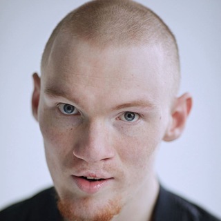 Логотип @bakaidov - Грёбаный паралитик