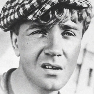 Логотип @balaganroom - Шура Балаганов