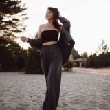 Логотип @basefromira - Находки для базового гардероба