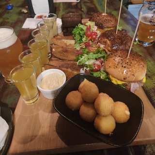 Логотип @batumi_delivery - Рестораны Батуми со своей доставкой