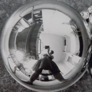 Логотип @bauhausinrussian - Баугауз