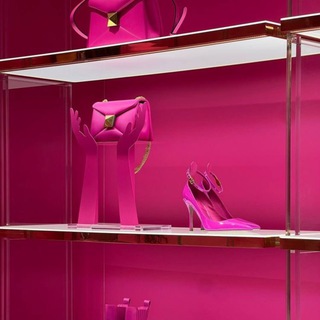 Логотип @bayer_love - Байер на миллион🛍 ШОУРУМ 🎀 Женская одежда 👚 Обувь 👠 Сумки 👜