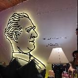 Логотип @beautiful_lessons - English language arts and beauty