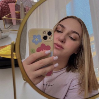 Логотип @beautyholic_neizlechima - BEAUTYголик | неизлечима