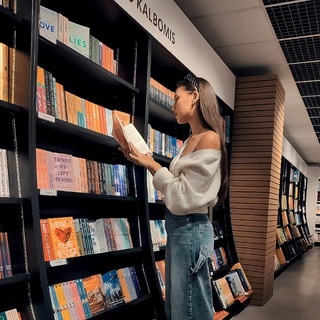 Логотип @beautyinbook - 𝓫𝓮𝓪𝓾𝓽𝔂 𝓲𝓷 𝓫𝓸𝓸𝓴𝓼