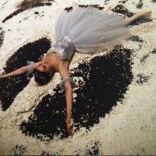 Логотип @beauxbatons2022 - LARP "Бобатон-1971. Non Rien N'a Changé"