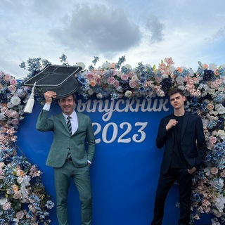 Логотип @bebronika - Dinay