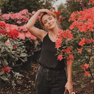 Логотип @begishjulya - Юля в Абу-Даби 🏜️