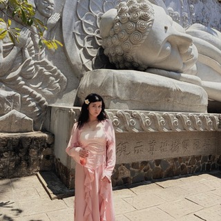 Логотип @beletressa - утёнок белетресс🐦‍⬛️