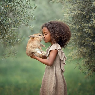 Логотип @belonozhkina - Школа фотографии Екатерины Белоножкиной