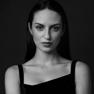 Логотип @berezkastyle - Юля Березка. Не-стилист про тренды, вб и латте