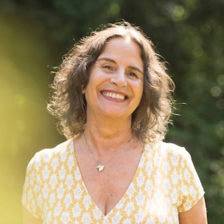 Логотип @bettinaflossmann - Bettina Flossmann - HeilSein ist GanzSein