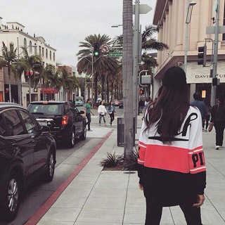 Логотип @beverly_hills2 - BενεrԼy HเLL$👑