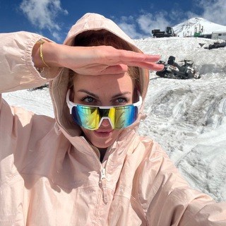 Логотип @bhaktinjulia - Bhaktin Julia