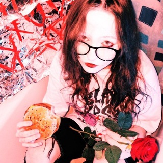 Логотип @bipoliarnaya - 🍅<биполярная>🍅