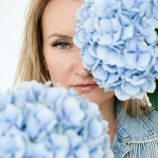 Логотип @biznes_s_vector - ВЕКТОР НА УСПЕХ