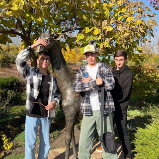 Логотип @blackdvizhuhi - Чёрные Движения 🖤🧑🏿‍🦱