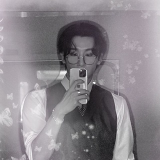 Логотип @blackwhite_kpop - ᗷᒪᗩᑕK ᖇOSE