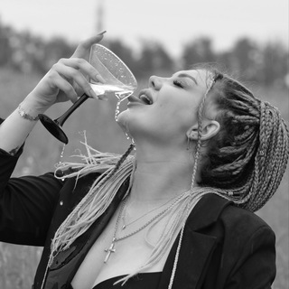 Логотип @bloggersha_vi - Bloggersha