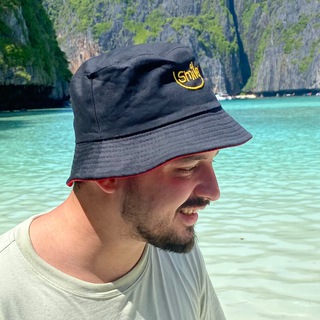 Логотип @blogkam - Камолов. Черный селлер