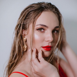 Логотип @blond_chanell - blond.chanell