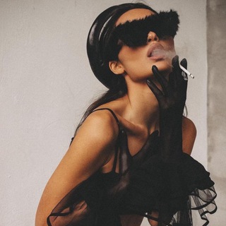 Логотип @bloooodmoon - moon🌙