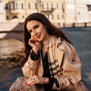 Логотип @bluebird_speaks - Алёна - о 💛 к английскому