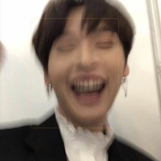 Логотип @bojiapomoshyrulet - живем с божьей помощью