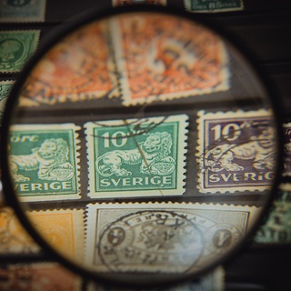 Логотип @bonpourstory - История от купюр