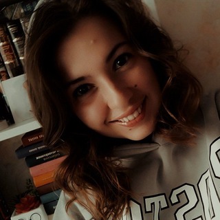 Логотип @book_bunny_elena - book_bunny