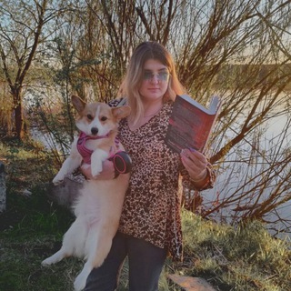 Логотип @bookkis - Книжный маяк 🌊