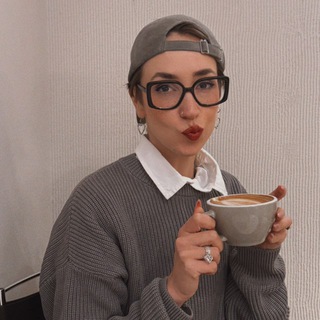 Логотип @booklovepage - Мария Петровна FM (скрепзавод)