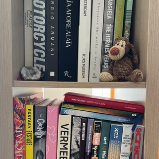 Логотип @books_ai - books_AI