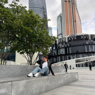 Логотип @bookshelf_anny - Книжные искры 🪽