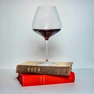 Логотип @booksommelier - Книжный сомелье🍷