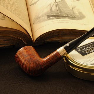 Логотип @bookworm_che - Пятый Персонаж