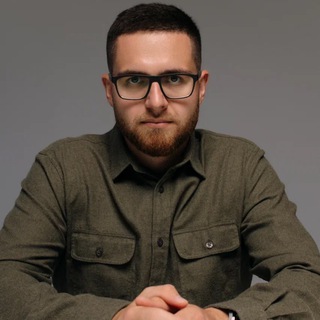 Логотип @boringeditor - {Иноземцев}