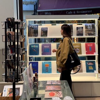 Логотип @bornyourbeauty - Разбуди в себе красоту