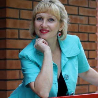 Логотип @botmeyker - БотоРеволюция со Светланой