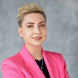 Логотип @brandstrategist - Daria’s Strategy