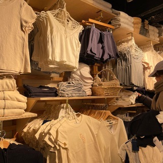 Логотип @brandybyhannah - brandy by hannah 💌