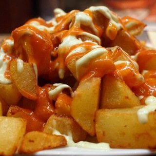 Логотип @bravas - PatatasBravas