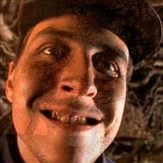 Логотип @brazalisten - образина слушает и исполняет