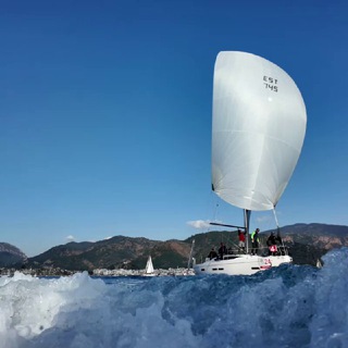 Логотип @breezeclub - Регаты с Breeze Club