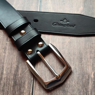 Логотип @briarheart_leather - Изделия из натуральной кожи ручной работы