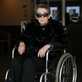 Логотип @broodmother - Спячка былого